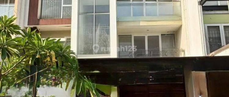 Dijual Rumah 3 Lantai di Citra 7, Jakarta Barat 1