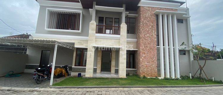 Rumah dalam Perumahan Cluster Elite di dekat Sanur, Bali 1