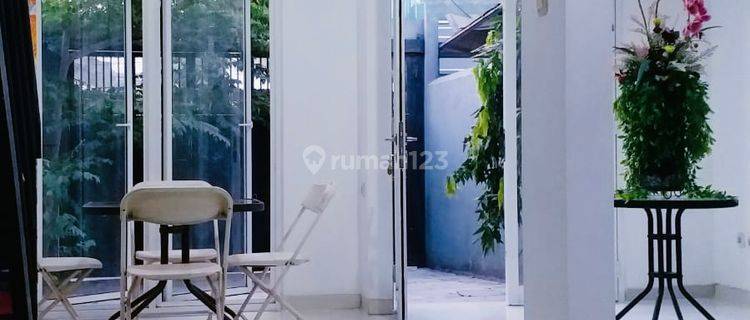 Rumah 2 Lantai Semi Furnished Dekat Binus Anggrek Kebon Jeruk 1