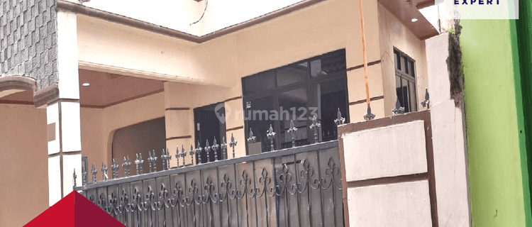 Disewakan Rumah 2 Lt Luas Daerah Cawang 3, Jakarta Timur 1