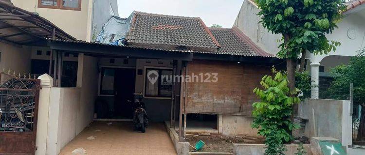 Dijual Rumah di Flamboyan Loka, Graha Raya Bintaro, Perlu Renovasi, SHM 1