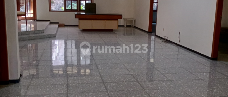 Rumah Bagus Furnished di Margorejo Indah Surabaya Murah 1