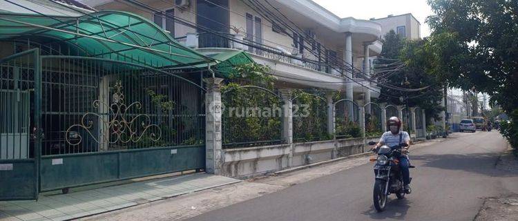 JUAL RUMAH DI BOULEVARD 1