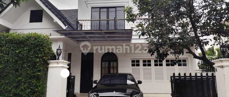 Modern Classic House Ready to Occupy in West Cilandak, Good Location 1