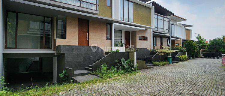 Rumah Bagus Modern Minimalis Dalam Townhouse Area Ampera Kemang  1