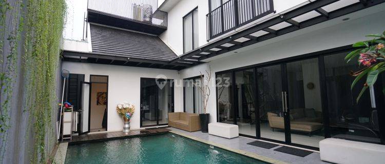 Rumah Baru Punya Artis , 2lantai Dijual Beserta Furniturenya, Shm 1