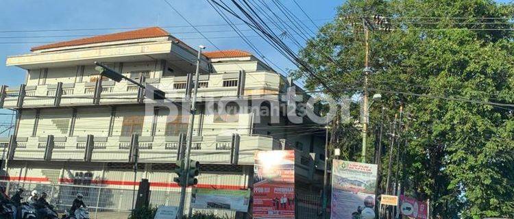 Ruko 3 Lantai Hook Di Jalan Besar Buluh Indah Disewakan 1