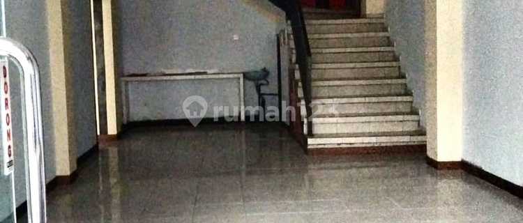 Large 2-Story Ruko in Renon Ready to Occupy 1