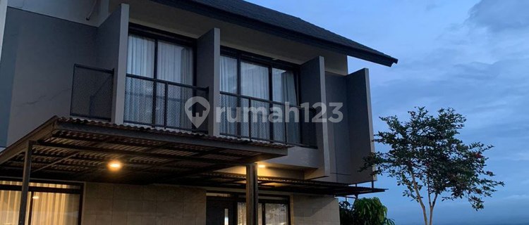 Langka! Rumah Sudut Siap Huni di Kota Baru Parahyangan dengan View Lepas ke arah Danau & Gunung HG 1
