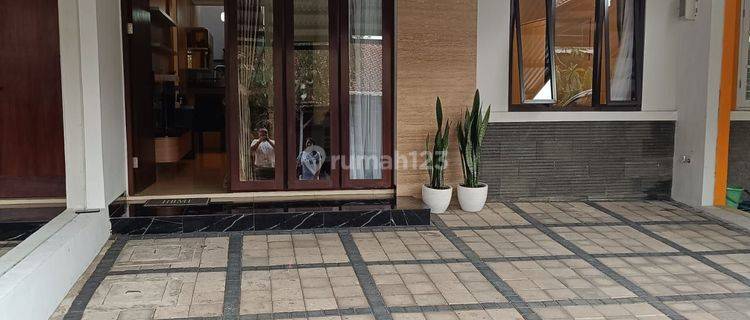 Turun Harga!! Rumah Nyaman Full Renovasi Full Furnished tinggal bawa Koper di Tatar Jingga - Kota Baru Parahyangan  HG 1