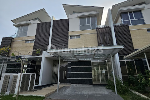 Golf Island House, PIK, Mozart, 3 floors, size 10x25, private lift 1