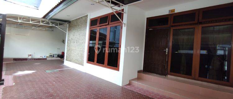 Rumah Angke Jaya, Tambora, Jakarta Barat, Uk.13x24, Semi Furnish 1