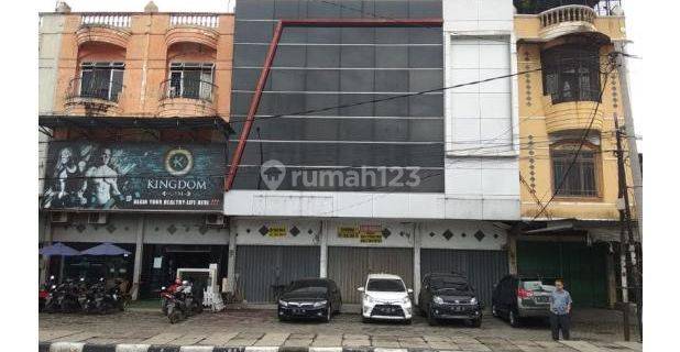 Ruko Gandeng 3 di Jalan Tritura 1