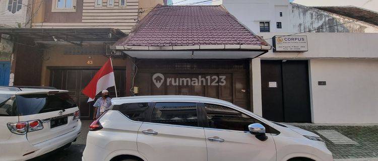 Rumah Tua di Jalan Prapat Dekat Madong Lubis 1