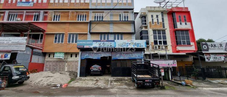 Ruko Gandeng di Jalan Mustafa Dekat Krakatau  1