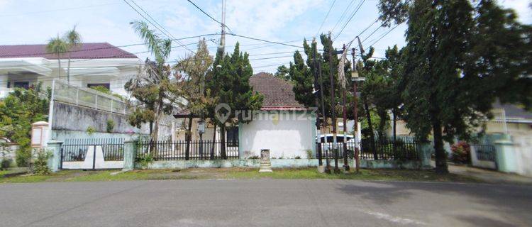 Rumah di Jalan Gurila Dekat Juanda  1