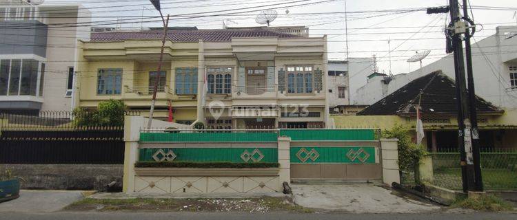 Villa di Jalan Malaka Dekat Madong Lubis  1