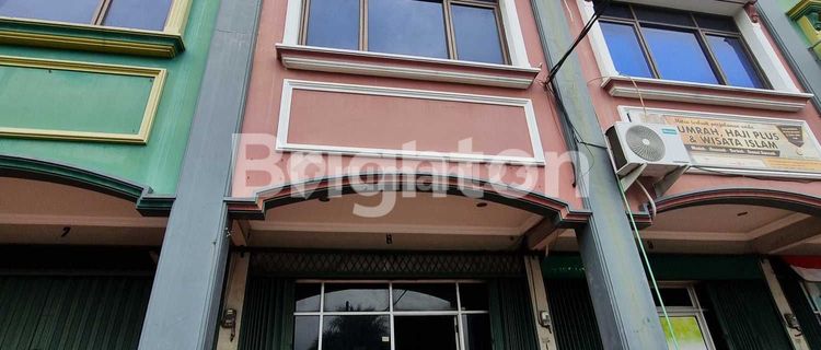 Namira 2 2.5-Story Shop House, Spacious Parking, Strategic Location, Pengasinan. 1
