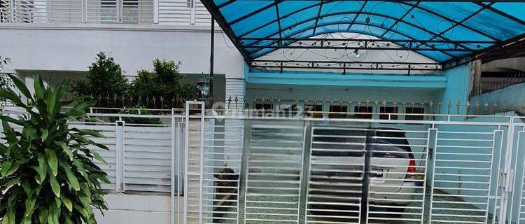 Dijual Rumah Siap Huni 2 Lantai Di Puspita Loka Bsd Lt.300m2 SHM 1