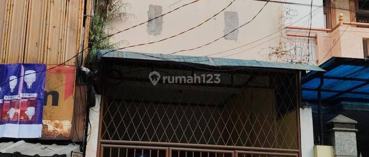 Dijual Rumah 3 Lantai Di Tanah Sereal Jakbar SHM 1