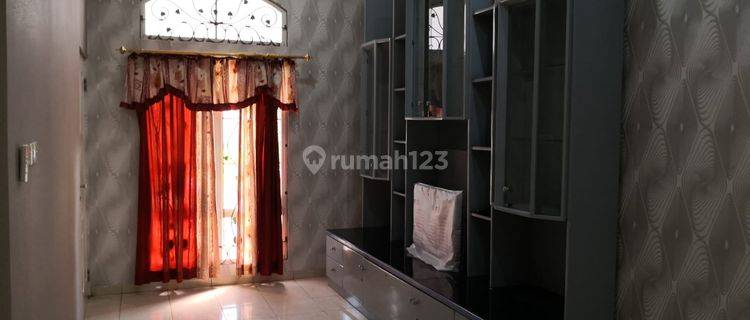 Rumah Cantik 2,5 Lantai di Graha Padma Semarang Include Furnish 1