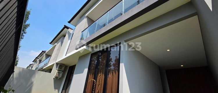 Dijual Rumah Elite Furnished di BSB Semarang 1