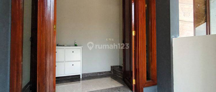 Modern House Pondok Indah 1
