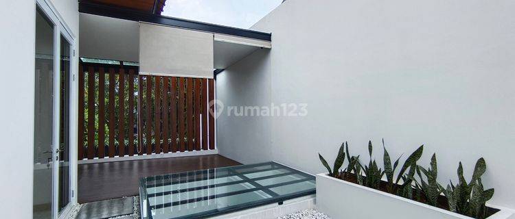 Modern House Pondok Indah 1