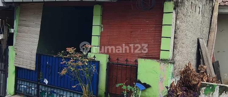 For Sale House Near SMA Negeri 3 Cibinong High School and Sentul Toll Road 1