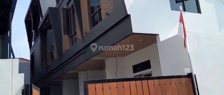 Rumah Mewah Di Kawasan Elite Cempaka Putih Jakarta Pusat 1