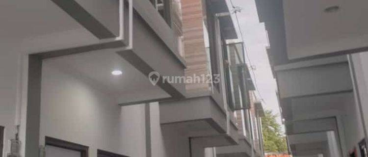 Rumah Murah 2lantai Di Utankayu Jakarta Timur 1