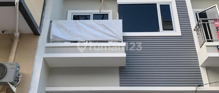 Rumah daerah teluk gong jakarta barat dijual brandnew 3 lantai bagus dan siap huni ada 4 unit ready brandnew ukuran 5x15m2 1