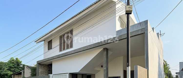Dijual Rumah Cantik Minimalis Desain Arsitek di Kayu Putih Pulo Gadung Jakarta Timur 1