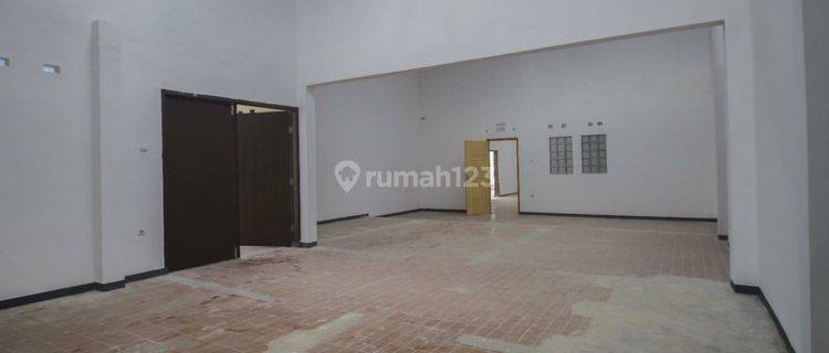 Gudang Tengah Kota Langka Jarang Ada 1