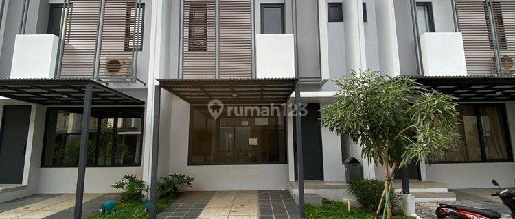 Rumah 2 Lantai Sudah Renovasi Semi Furnished HGB di Cluster Myza, Tangerang 1