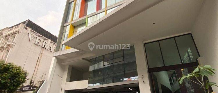 Gedung Komersil siap huni di pusat bisnis Fatmawati 1