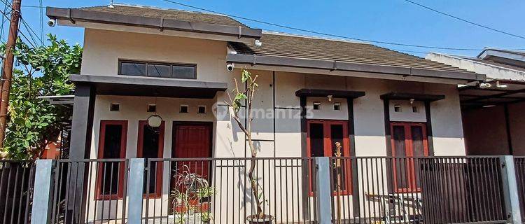 Rumah Cantik Siap Huni, Posisi Hoek, Dekat Bandara Adisutjipto 1