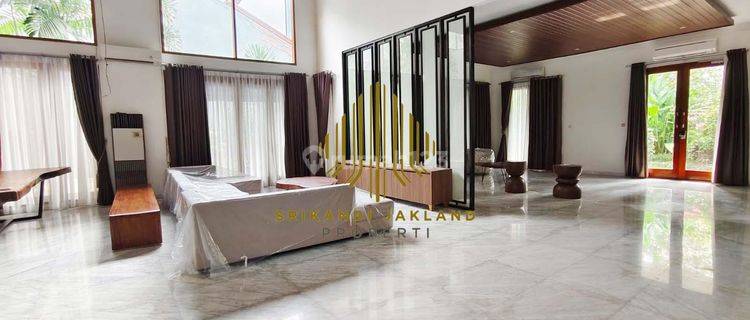 For Rent A Luxurious House in Kuningan, Near Business District 1