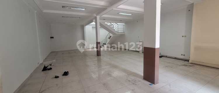 For Rent: Strategic Shop House on Main Road Near Pasteur Toll Gate 1