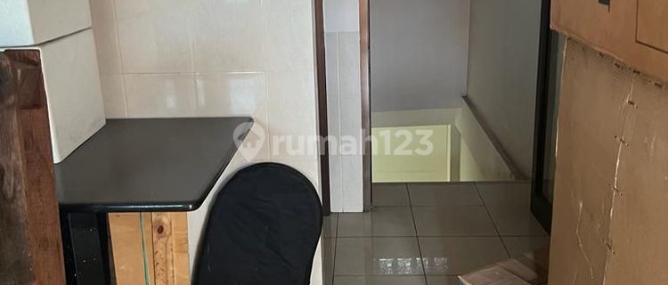 Shop house on Ciputat Raya Street, Pondok Pinang, Kebayoran Lama. Good. 1