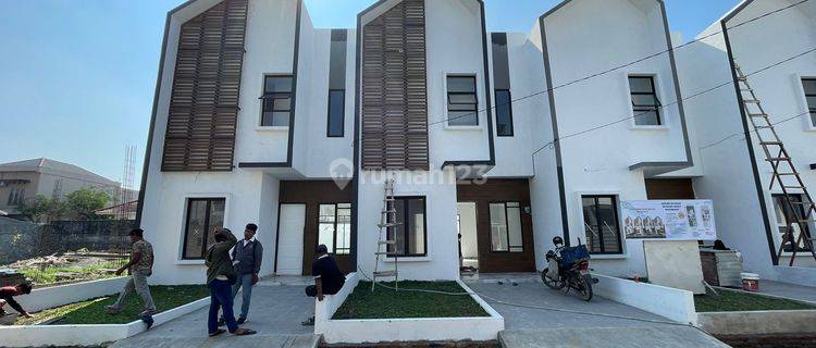 Rumah 2 lantai desain modern lokasi jalan melur V ringroad Medan 1