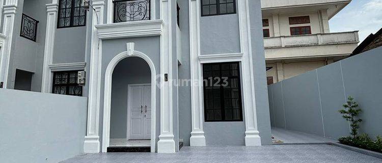 Luxuryy House Dengan Konsep Eropaa Di Marendal Amplas 1