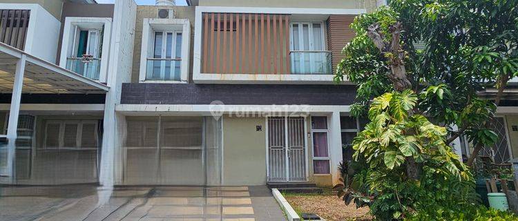 Dijual Rumah 2 Lantai Semi Furnish Siap Huni di San Lorenzo Illago. Wndefgs 1