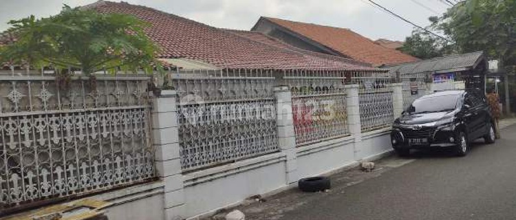 Mr. Bgt's Old House on Jl Kramat Batu Dalam, Cilandak. South Jakarta. 1
