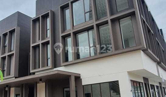 FOR RENT: 3-STORY HOOK RUKO VIRGINIA ARCADE BSD CITY 1
