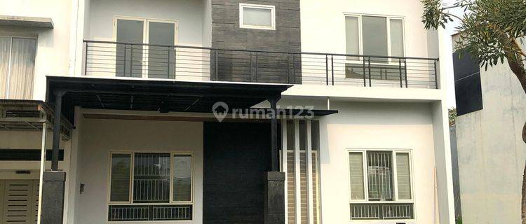 Disewakan Rumah 3 Lantai Dekat Living World Mall Siap Huni 1