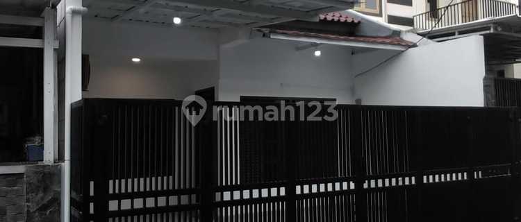 New House in Duren Sawit, Wide Access 1