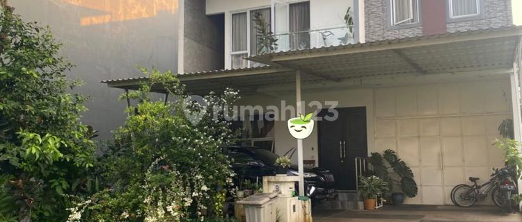 For Sale: 3-Story Semi-Furnished, Move-In Ready House in The Spring, Gading Serpong - Ymefb 1