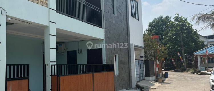 Dijual Rumah Kost 18 Kamar 2 Lantai di Bumi Puspitek Asri Serpong. Yl Efb 1