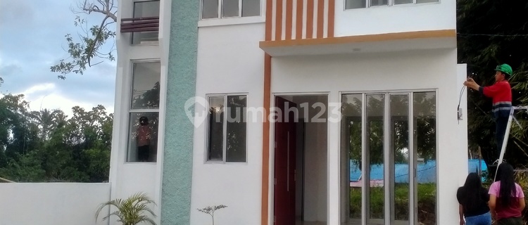 The Villa Tipe Master di Griya Bangun Tomohon Lestari, Tomohon 1